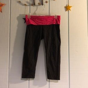 Black crop leggings